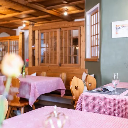 La Cruna Hotell Sedrun