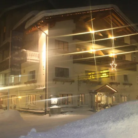 Hotel La Cruna 3*