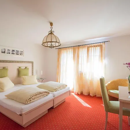 Hotel La Cruna 3*