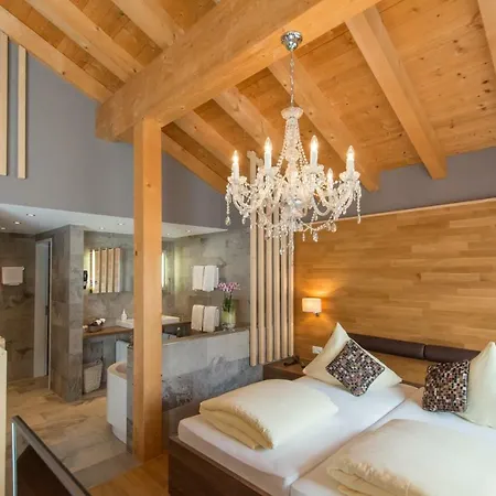 Hotel La Cruna 3*